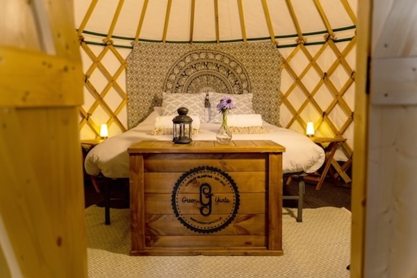green yurts 12ft yurt deluxe gyurt 600x400