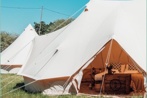 Green_Yurts_Warm_Up_Emperor_Bell_Tents_Deluxe_1000x1000